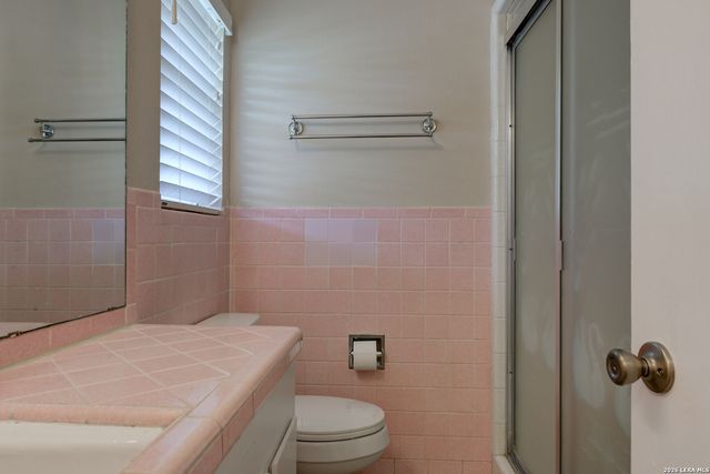 214 OAKLANE DR, Universal City, TX 78148