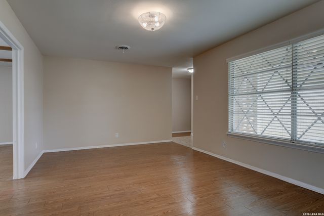 214 OAKLANE DR, Universal City, TX 78148