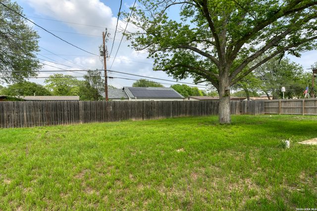 214 OAKLANE DR, Universal City, TX 78148