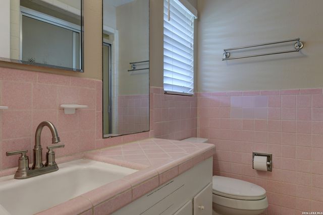 214 OAKLANE DR, Universal City, TX 78148