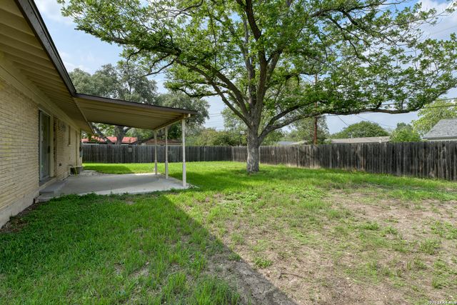214 OAKLANE DR, Universal City, TX 78148