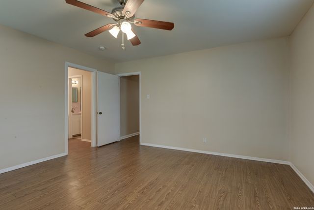 214 OAKLANE DR, Universal City, TX 78148