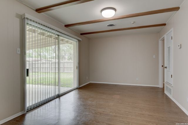 214 OAKLANE DR, Universal City, TX 78148