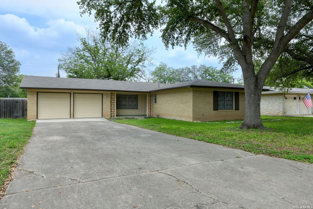 214 OAKLANE DR, Universal City, TX 78148