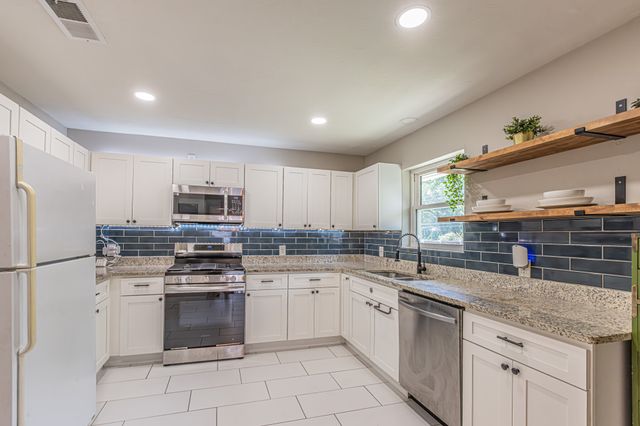 3520 Loganwood Drive, Dallas, TX 75227