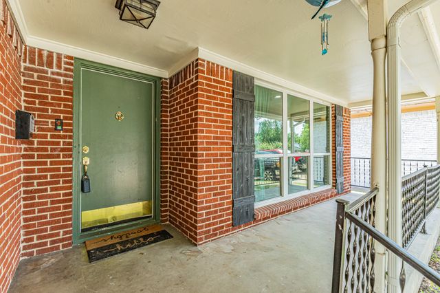 3520 Loganwood Drive, Dallas, TX 75227