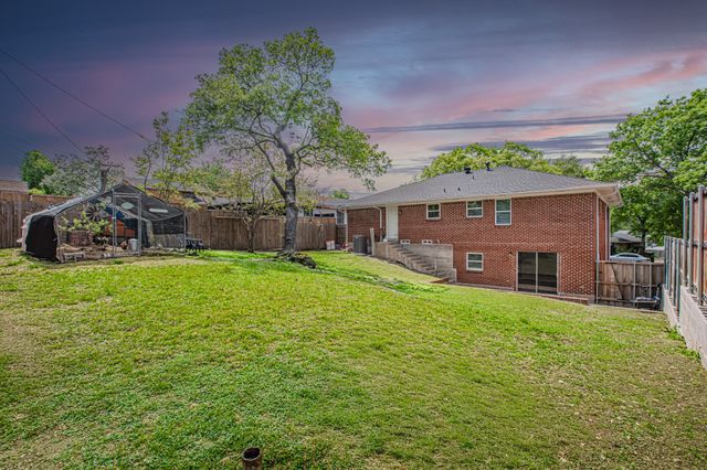 3520 Loganwood Drive, Dallas, TX 75227