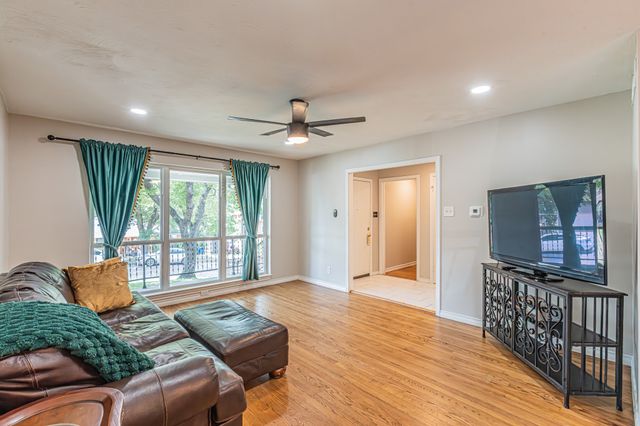 3520 Loganwood Drive, Dallas, TX 75227
