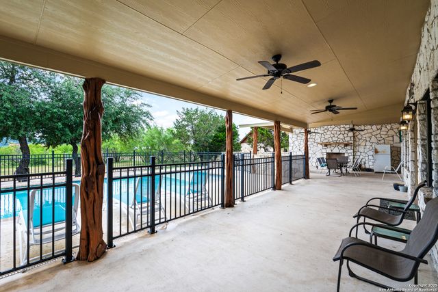 72 Mountain Laurel, Concan, TX 78838