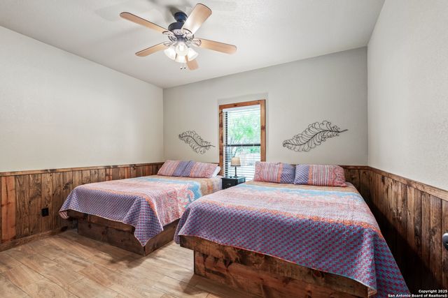 72 Mountain Laurel, Concan, TX 78838