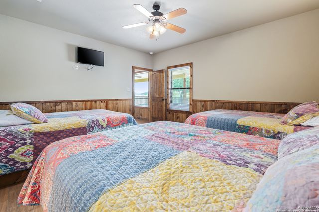 72 Mountain Laurel, Concan, TX 78838