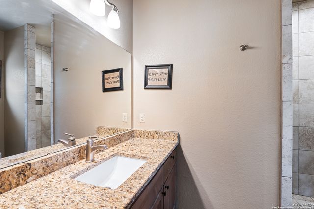 72 Mountain Laurel, Concan, TX 78838