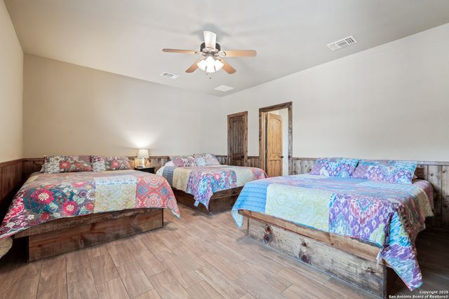 72 Mountain Laurel, Concan, TX 78838