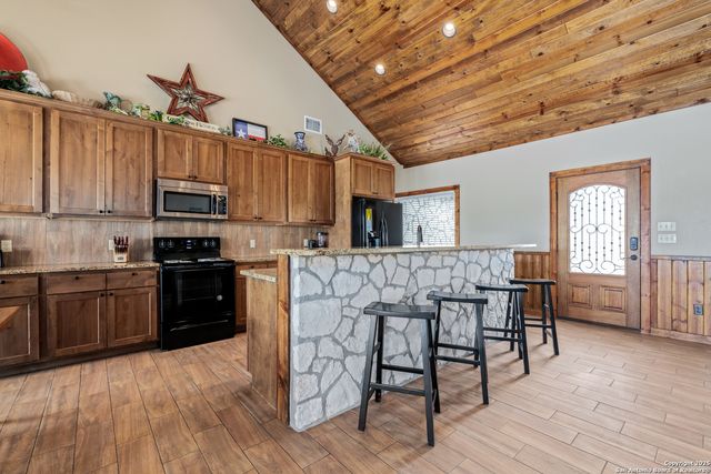 72 Mountain Laurel, Concan, TX 78838