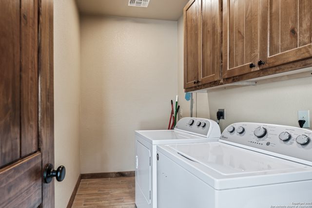 72 Mountain Laurel, Concan, TX 78838