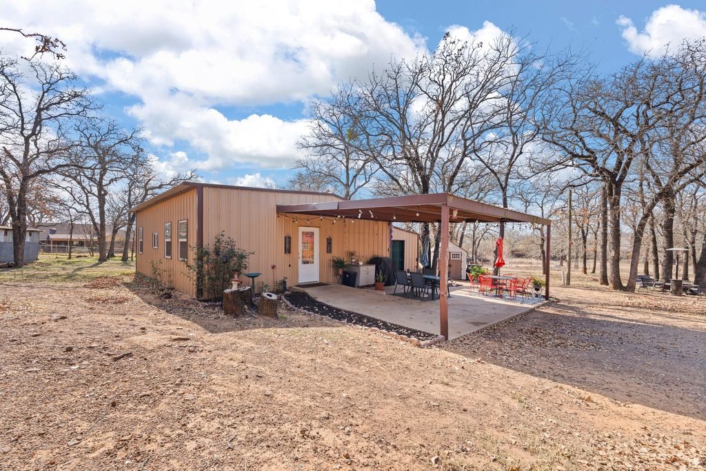 2516 Brushy Nob Drive, Joshua, TX 76058