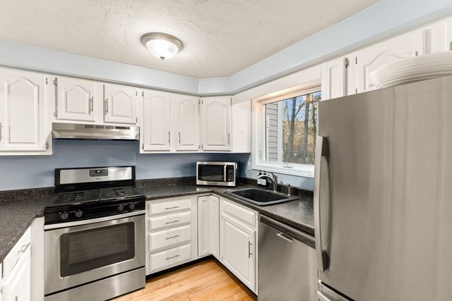 8 Spruce Tree Ln 28, Norton, MA 02766