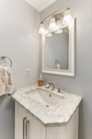 8 Spruce Tree Ln 28, Norton, MA 02766