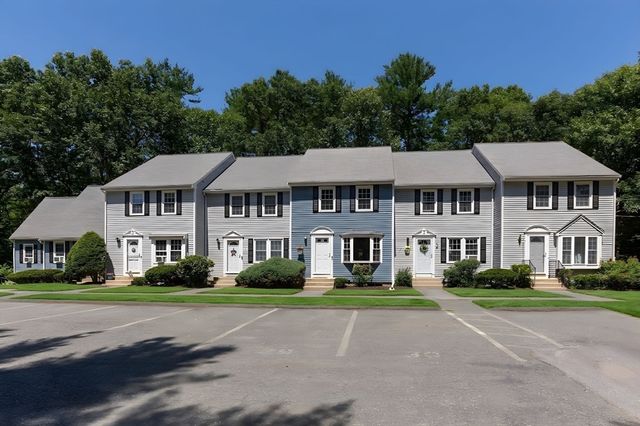 8 Spruce Tree Ln 28, Norton, MA 02766