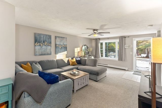 8 Spruce Tree Ln 28, Norton, MA 02766
