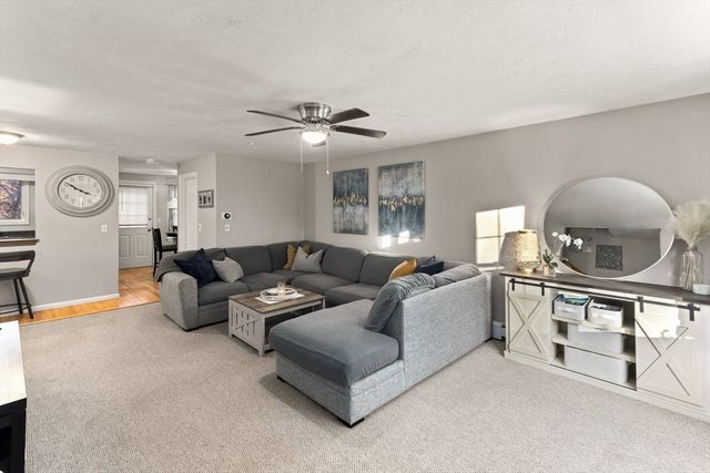 8 Spruce Tree Ln 28, Norton, MA 02766