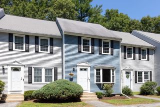 8 Spruce Tree Ln 28, Norton, MA 02766