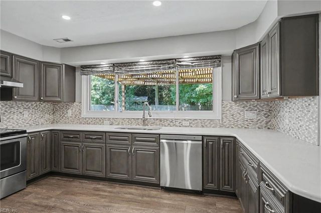 4308 Galston CT, Chesapeake, VA 23321