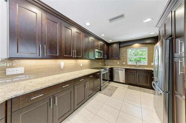 5507 CONTENTO DRIVE, Sarasota, FL 34242