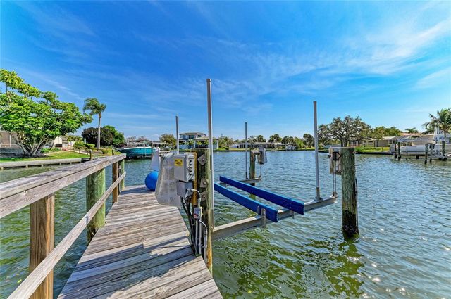 5507 CONTENTO DRIVE, Sarasota, FL 34242