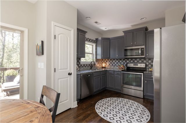 7113 Rusty Dr, Fairview, TN 37062