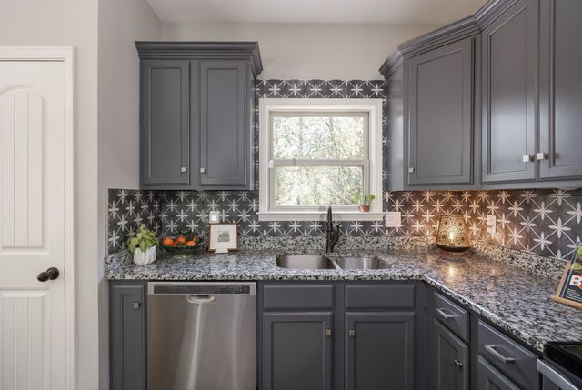 7113 Rusty Dr, Fairview, TN 37062