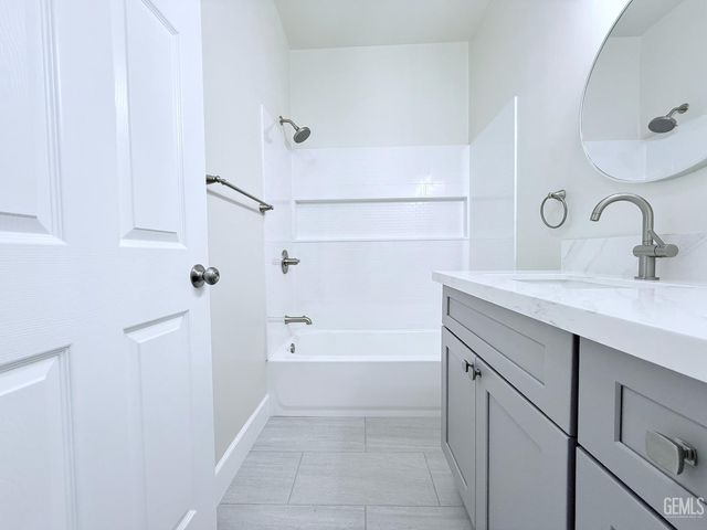 5218 Skeldale Court, Bakersfield, CA 93307