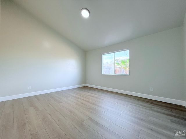 5218 Skeldale Court, Bakersfield, CA 93307