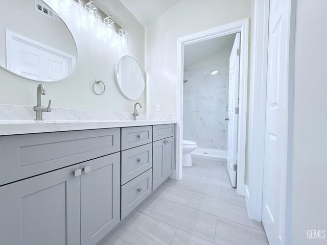 5218 Skeldale Court, Bakersfield, CA 93307