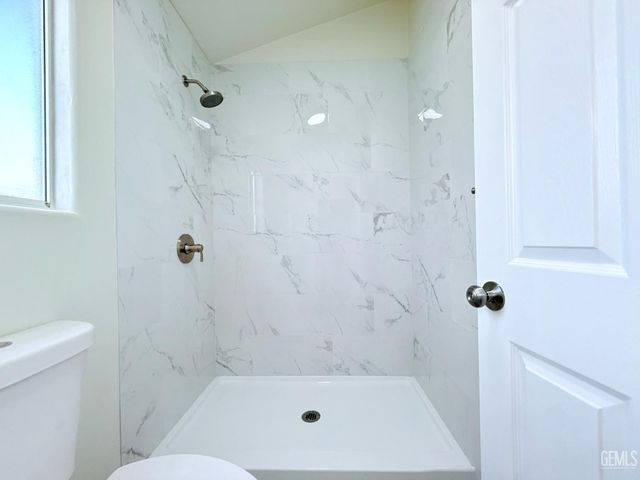 5218 Skeldale Court, Bakersfield, CA 93307