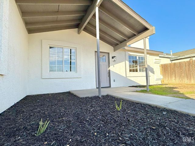 5218 Skeldale Court, Bakersfield, CA 93307