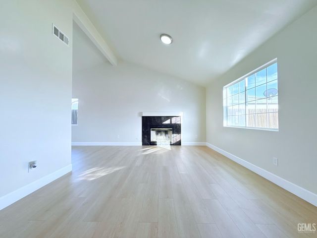 5218 Skeldale Court, Bakersfield, CA 93307