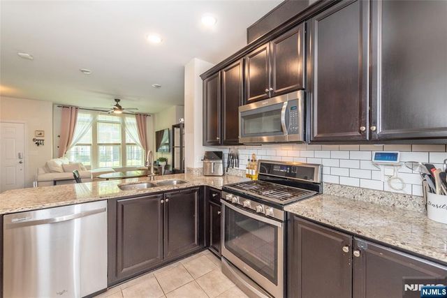114 Wesmont Drive 4006, Wood Ridge, NJ 07075