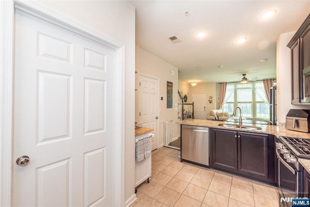 114 Wesmont Drive 4006, Wood Ridge, NJ 07075