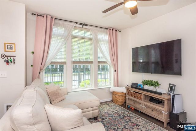 114 Wesmont Drive 4006, Wood Ridge, NJ 07075