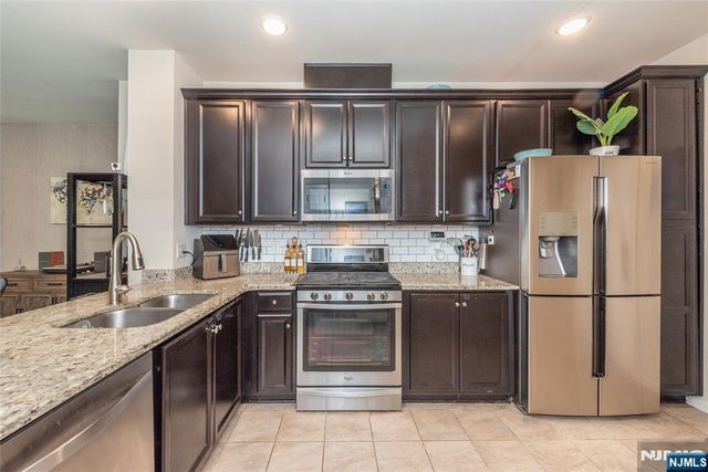 114 Wesmont Drive 4006, Wood Ridge, NJ 07075