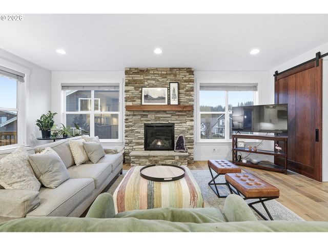 14985 Se NORTHERN HEIGHTS Dr, Happy Valley, OR 97086