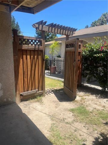 310 N Mountain View, Santa Ana, CA 92703