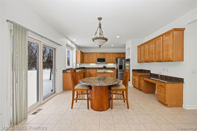 6901 Reed Court, West Bloomfield, MI 48322