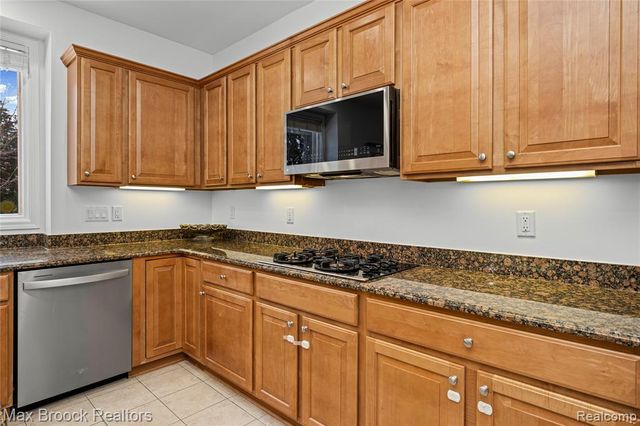 6901 Reed Court, West Bloomfield, MI 48322