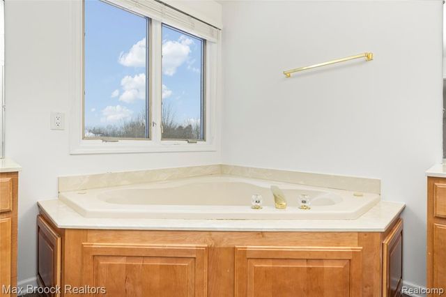 6901 Reed Court, West Bloomfield, MI 48322