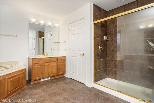 6901 Reed Court, West Bloomfield, MI 48322