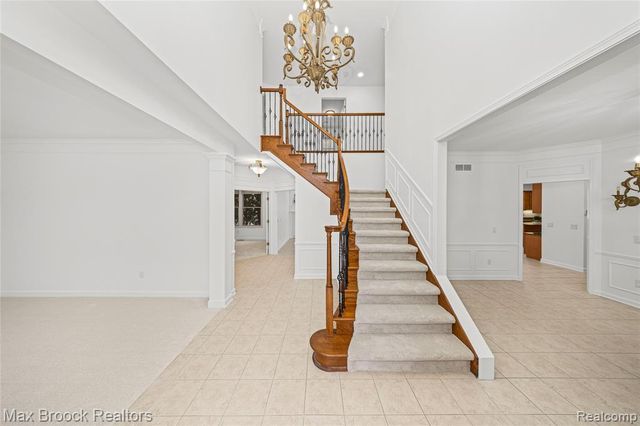 6901 Reed Court, West Bloomfield, MI 48322