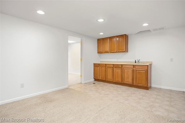 6901 Reed Court, West Bloomfield, MI 48322