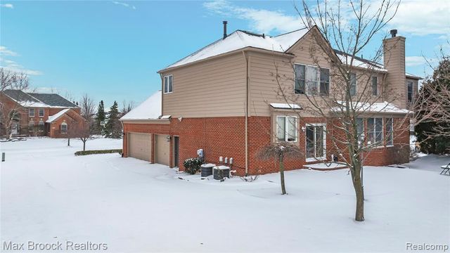 6901 Reed Court, West Bloomfield, MI 48322